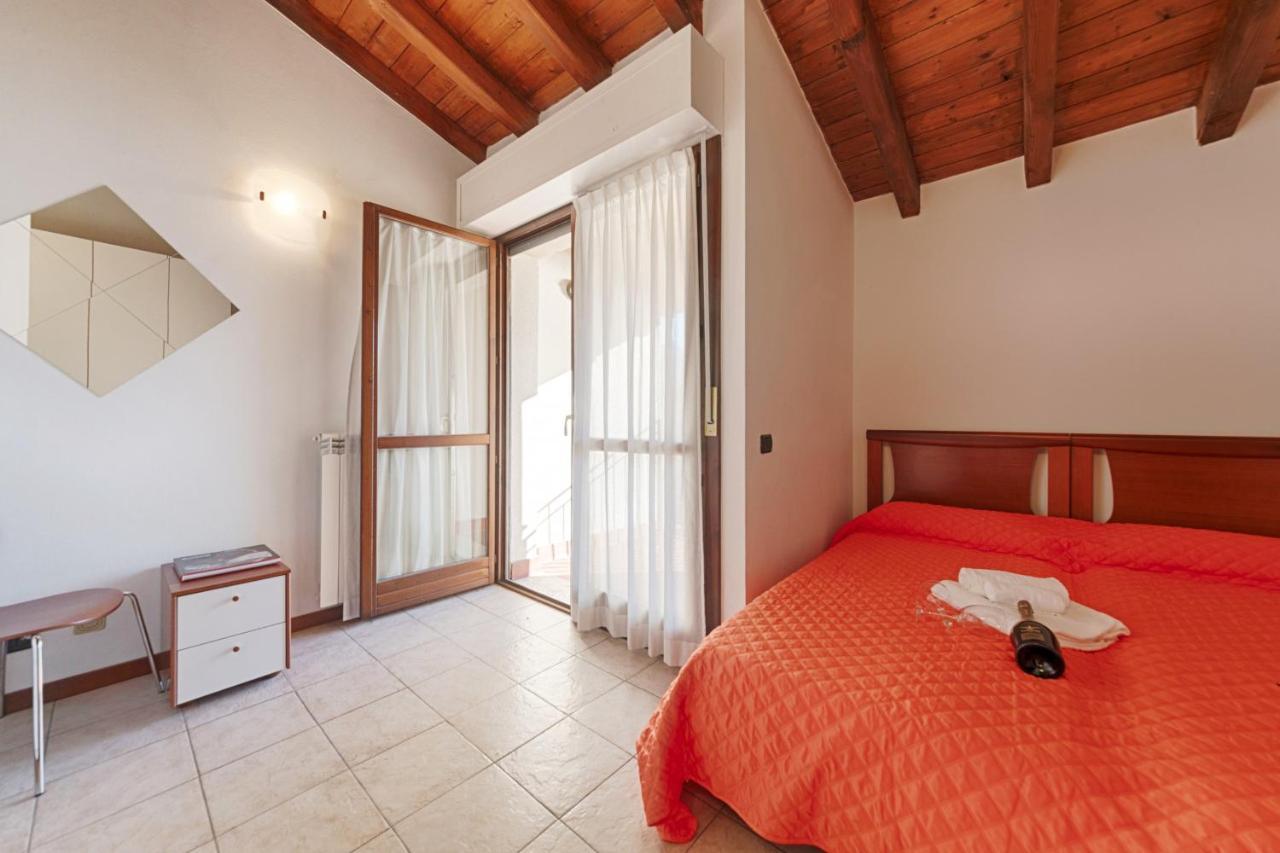 2-Bedroom Lakeview Apartment At The Lake Acquaseria Dış mekan fotoğraf